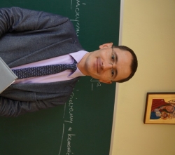 Paweł Słoniak - Wicedyrektor ds. wychowawczych, wychowawca klasy 6, nauczyciel muzyki, religii i filozofii