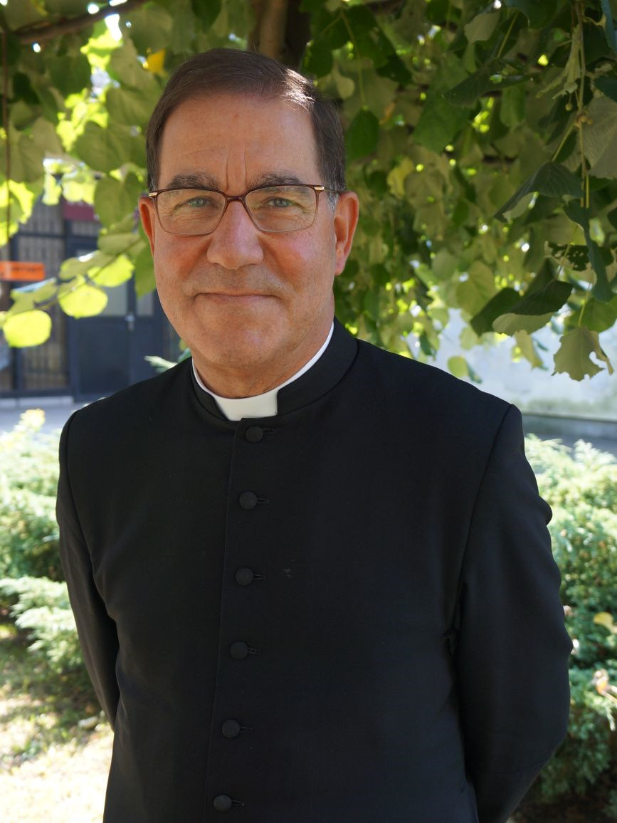 ks. dr Piotr Prieto – kapelan szkoły